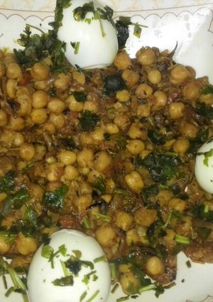 A picture of Achari Anday Chana.