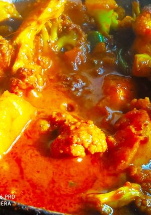 A picture of Cauliflower and Potato Curry (Phool Gobhi Aloo ki Sabzi Recipe in Hindi).