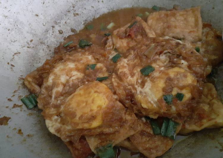 Tahu telur bali