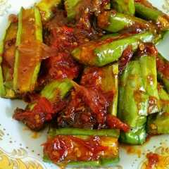 A picture of Terong balado.