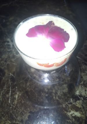 A picture of Chenna payesh with rose flavour.