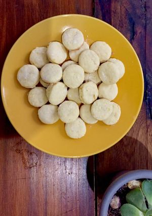Una foto de Mini galletas de Manteca con Mandarina 🍊