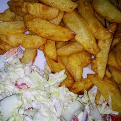 A picture of Fried Irish with salat.
