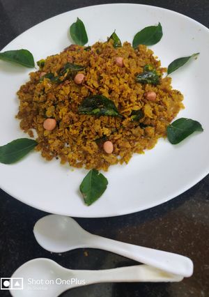 A picture of Bhakri chivda.