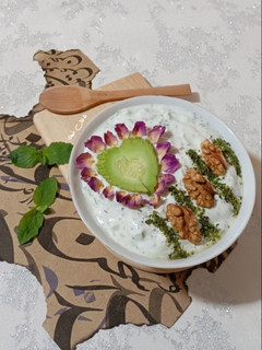 عکسی از دستور ماست و خیار چمبر