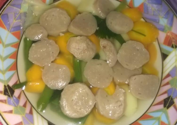 Resep Vegetables soup with meatball yang Enak Banget