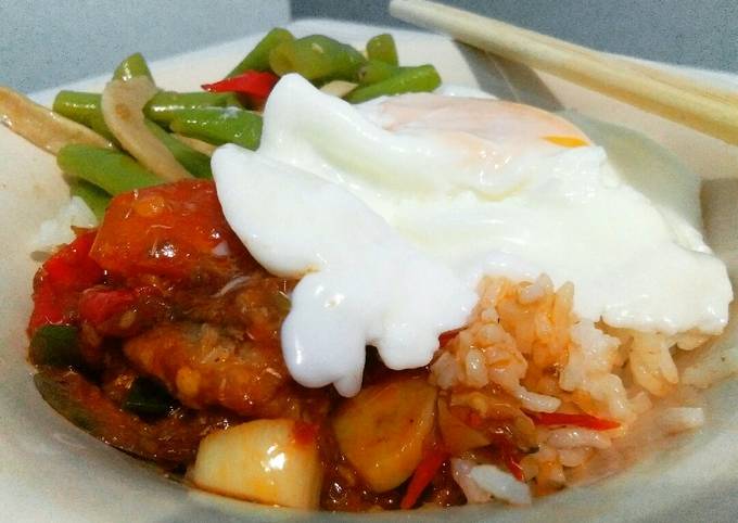 Cara Gampang Menyiapkan Rice bowl tumis buncis jamur + sarden bb 🍅 + 🍳1/2 matang Anti Gagal
