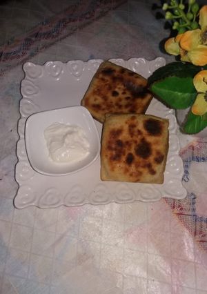 صورة لوصفة فطائر اللبن في المقلاة بحشوة اللحم المفروم