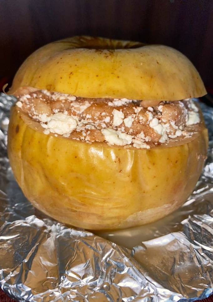 Яблуко запечене з творогом