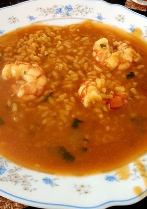 Una foto de Arroz caldoso con gambones sin gluten
