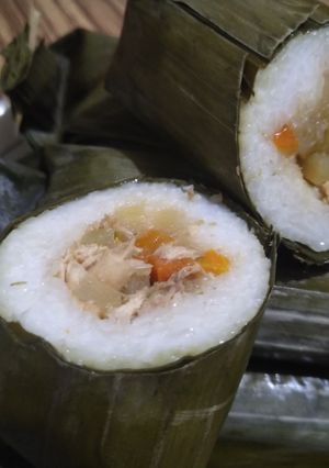 Foto resep Lontong isi lengkap sama bakwan n sambel kacang