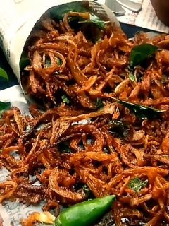 வெங்காய பக்கோடா (Onion pakoda recipe in tamil) செய்முறை முக்கிய புகைப்படம்