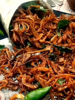 வெங்காய பக்கோடா (Onion pakoda recipe in tamil) செய்முறை முக்கிய புகைப்படம்
