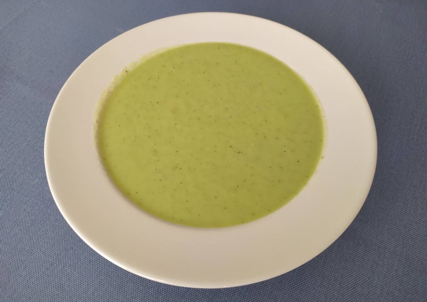 Crema fría de pepino y manzana