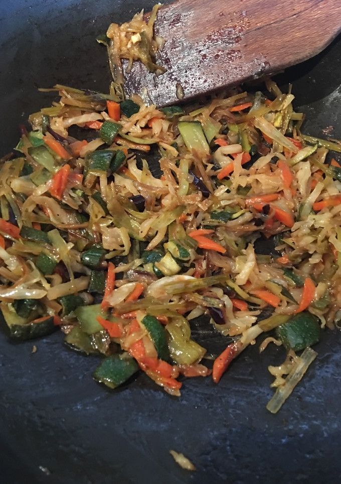 Una foto de Wok de verduras con salsa china al limón