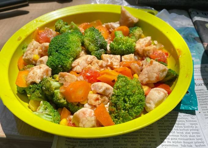 Tumis Ayam Tempe 🥦 Brokoli 🥕 Wortel 🍅 Tomat  🌽 Jagung sehat bergizi foto resep utama