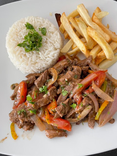 Una foto de Lomo saltado