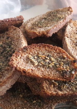 Una foto de Tostadas integrales saborizadas para el mate súper fáciles 😍
