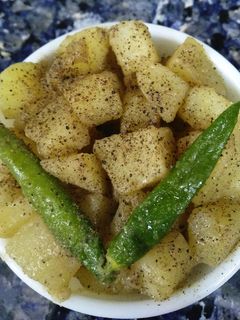 গোলমরিচ দিয়ে সাদা আলুর তরকারি(golmarich diye sada aloor tarkari recipe in Bengali) রেসিপির প্রধান ছবি