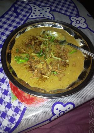 A picture of Haleem.