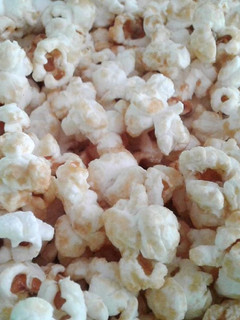 Una foto de Pop corn dulces y saladas (cabritas, palomitas)