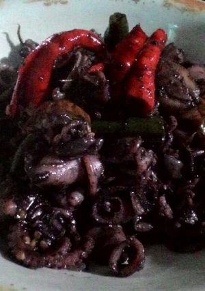 Foto resep Cumi hitam pedas ala kitaa