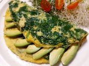 Una foto de omelette de espinaca saludable