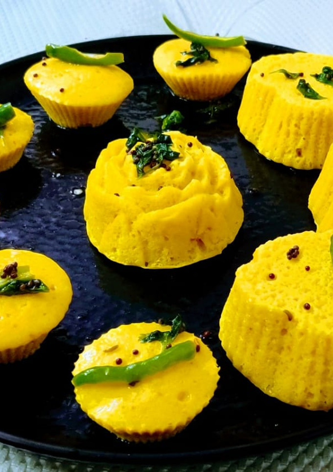 ढोकला (dhokla recipe in Hindi) रेसिपी मुख्य फोटो
