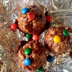 Apple choco balls A picture of Apple choco balls.