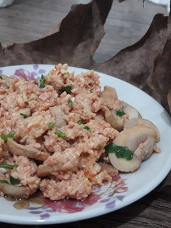 عکسی از دستور املت سنتی با قارچ