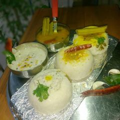 A picture of Rava Idli.