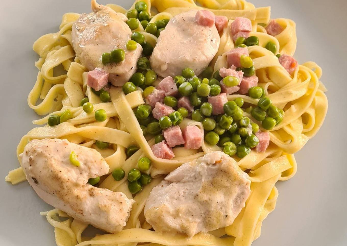 Tagliatelles poulet petits pois