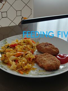 Una foto de Filetes rusos con verduras estilo chino