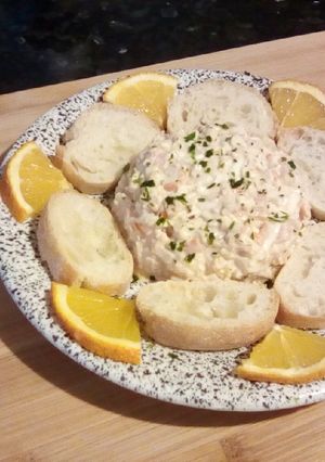 Una foto de Ensaladilla de chatka y piña