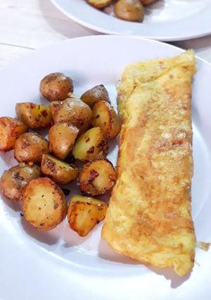 Foto resep Omelet dan baby potato simple buat sarapan