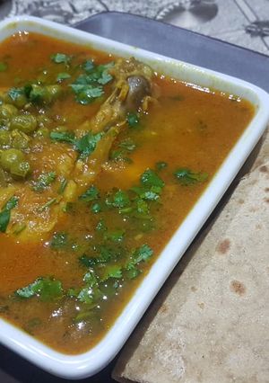 A picture of Mater gosht(chicken)shorba.