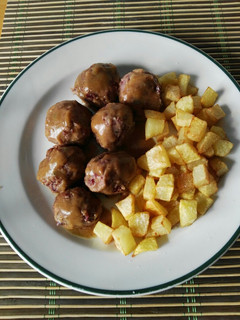 Una foto de Albóndigas de alubias pintas y champiñones