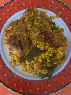 Una foto de Paella de pollo