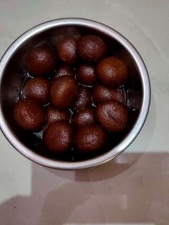 गुलाब जामुन (gulab jamun recipe in Hindi) रेसिपी मुख्य फोटो