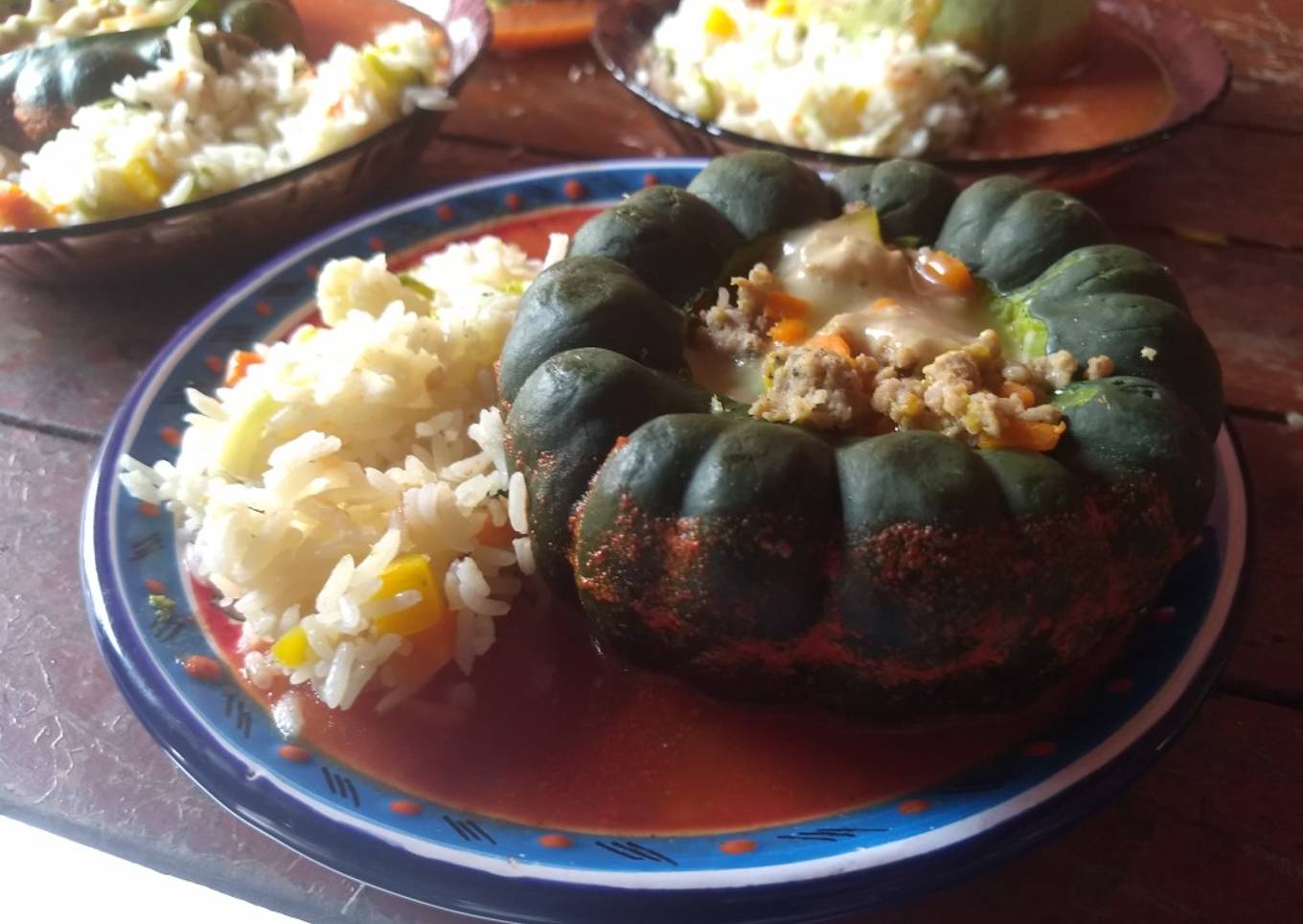 Calabacitas rellenas en salsa de jitomate