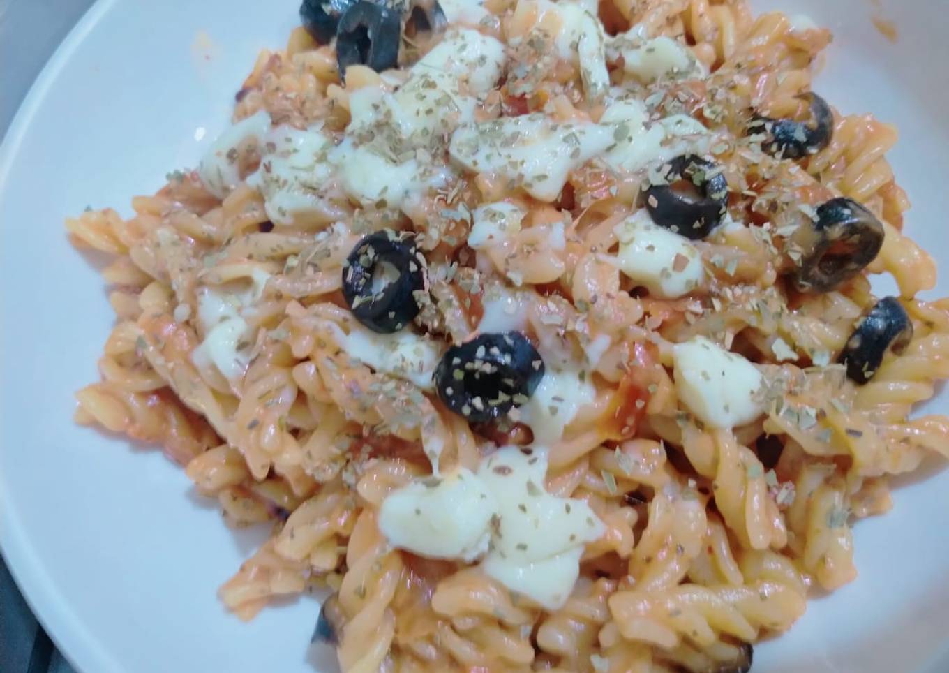 White & red sauce pasta 🍝
