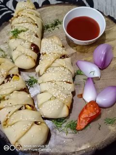 A picture of Stuffed braided bread.