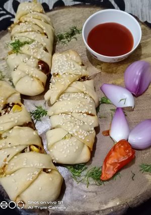 A picture of Stuffed braided bread.
