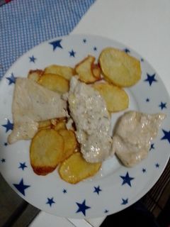 Una foto de Filetes de pechuga de pollo marinados en zumo de limón al eneldo