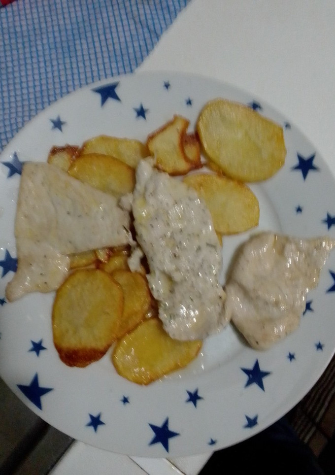 Una foto de Filetes de pechuga de pollo marinados en zumo de limón al eneldo