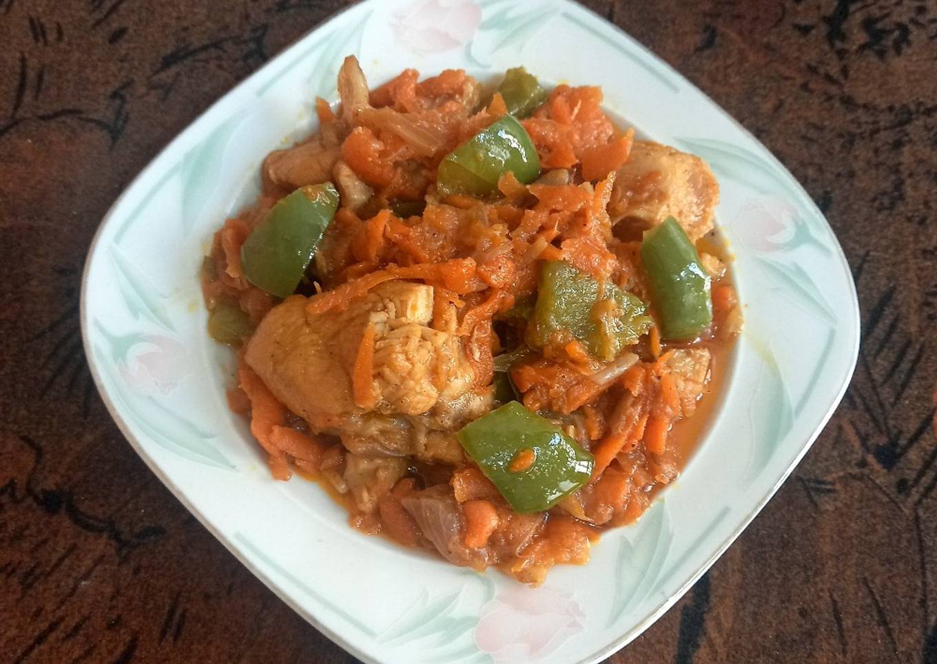 Grated carrots with chicken and shimla mirch ð¥ð¥ð«ð«ðð