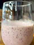 Smoothie de fresas, arándanos y banano