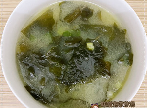 味噌海帶芽湯 的食譜成品照片