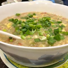 A picture of Hot 'n sour soup.