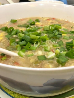 A picture of Hot 'n sour soup.